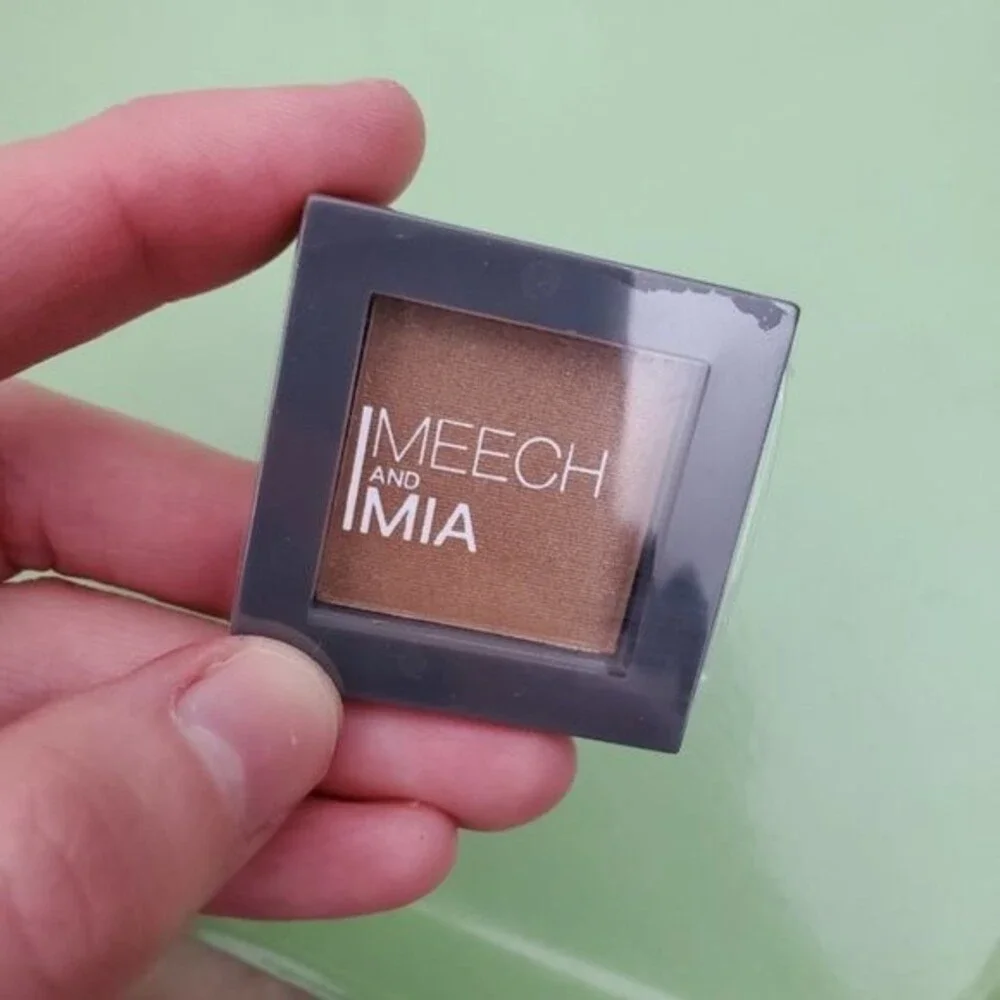 NEW Meech and Mia Caramel Eyeshadow